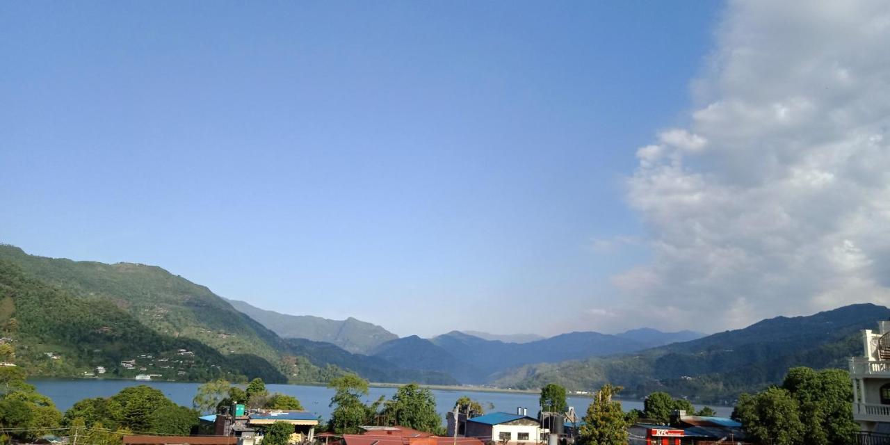 Hotel Tulsi Pokhara Esterno foto